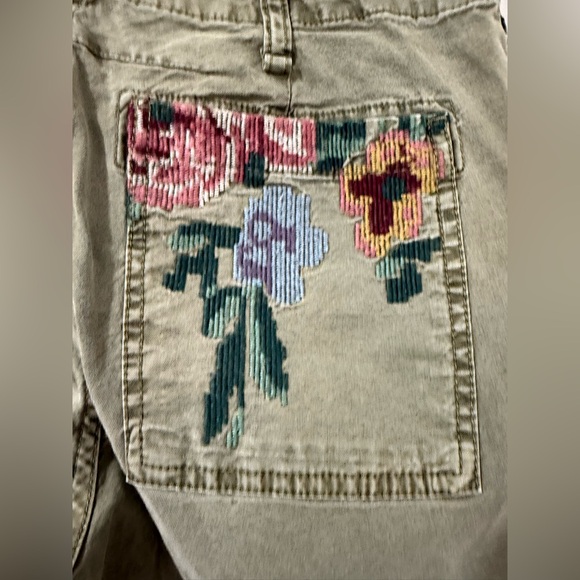 Anthropologie Olive Relaxed Embroidered Trousers Size 25 - Picture 7 of 10